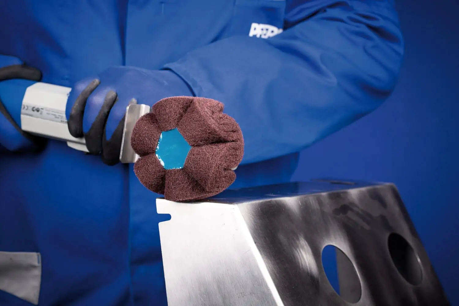 Corp abraziv nețesut cu tijă (POLINOX) PNG 10050 5/8-11 A 100 2
