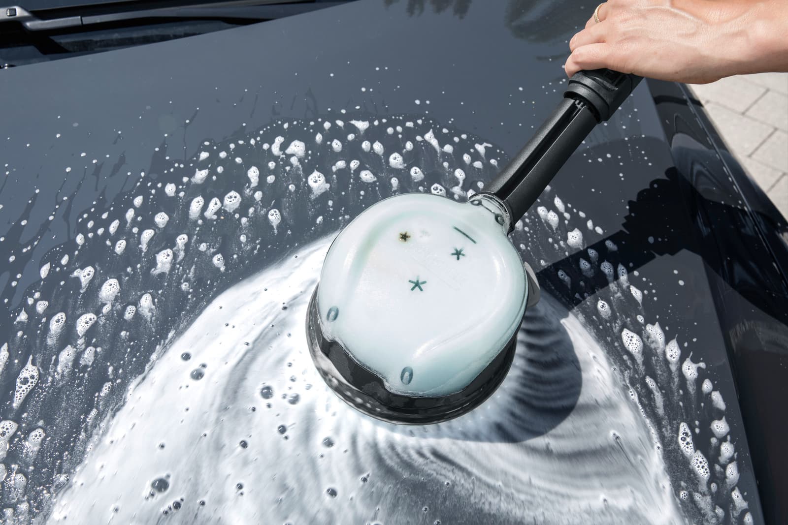 RM 610 1l car shampoo 3in1 3