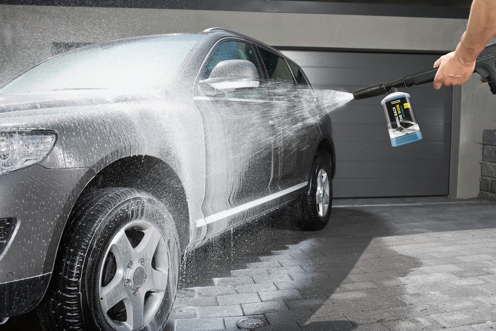 RM 610 1l car shampoo 3in1 4