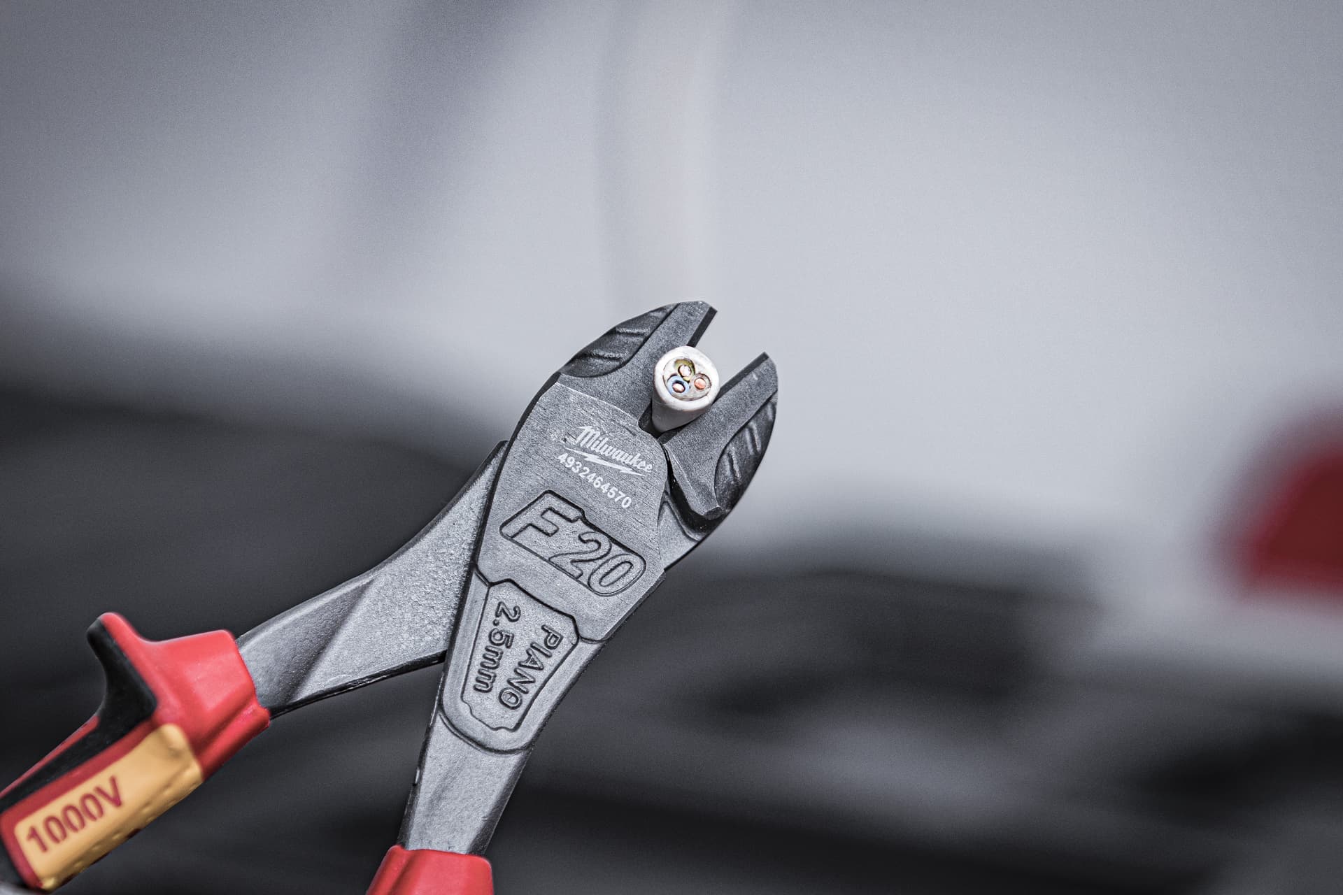 Clește cu tăiș lateral Heavy Duty VDE 180 mm 2
