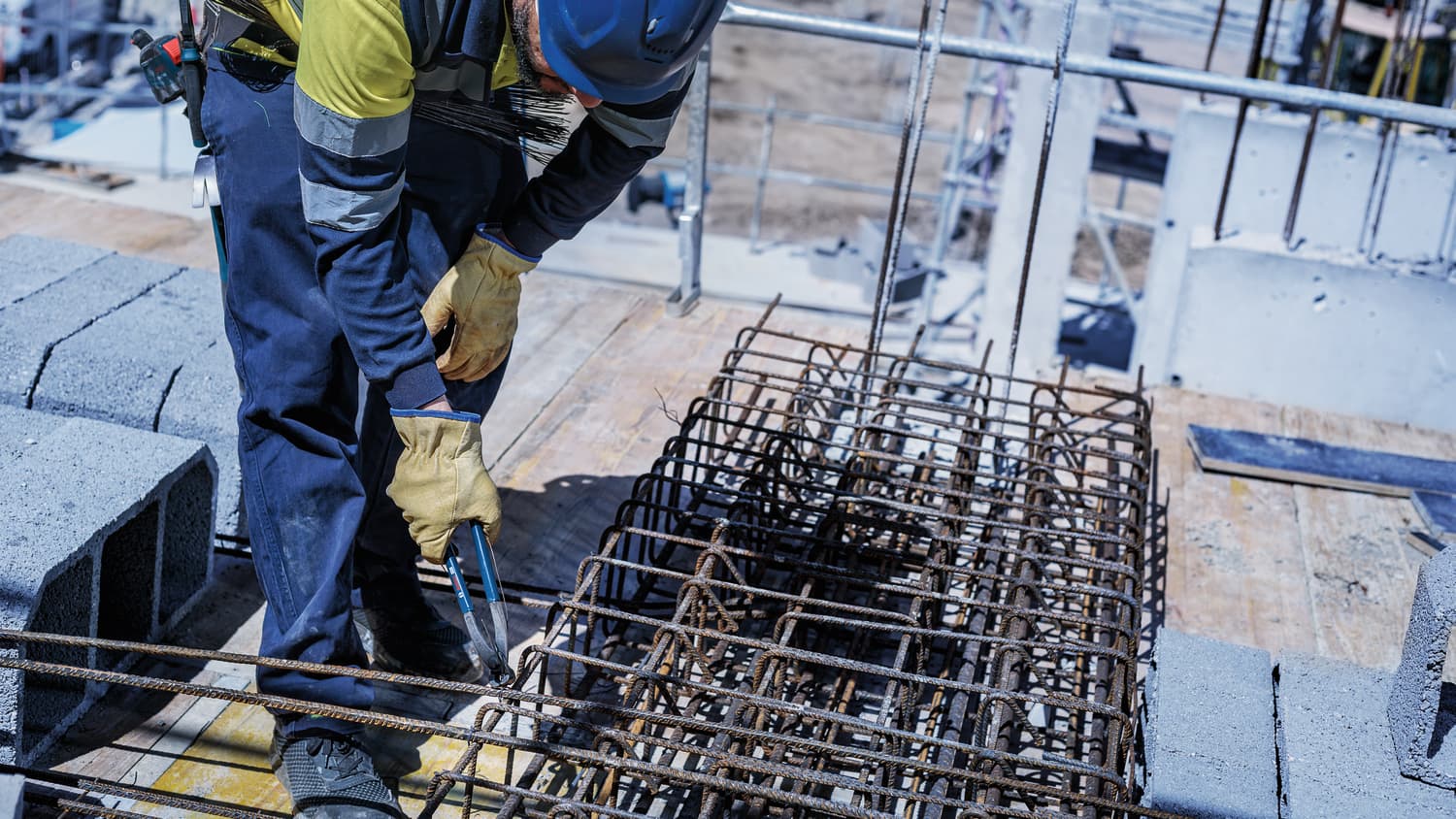 Clești PRO Concreters pentru tăiere și smulgerea cuielor și sârmei cu transfer de mare putere