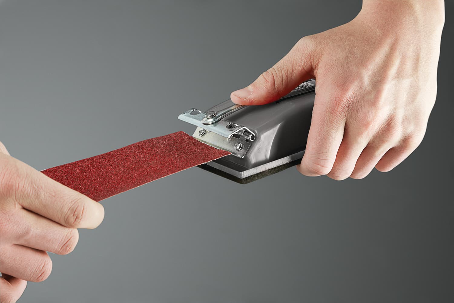 Dispozitiv de șlefuire manuală din material plastic