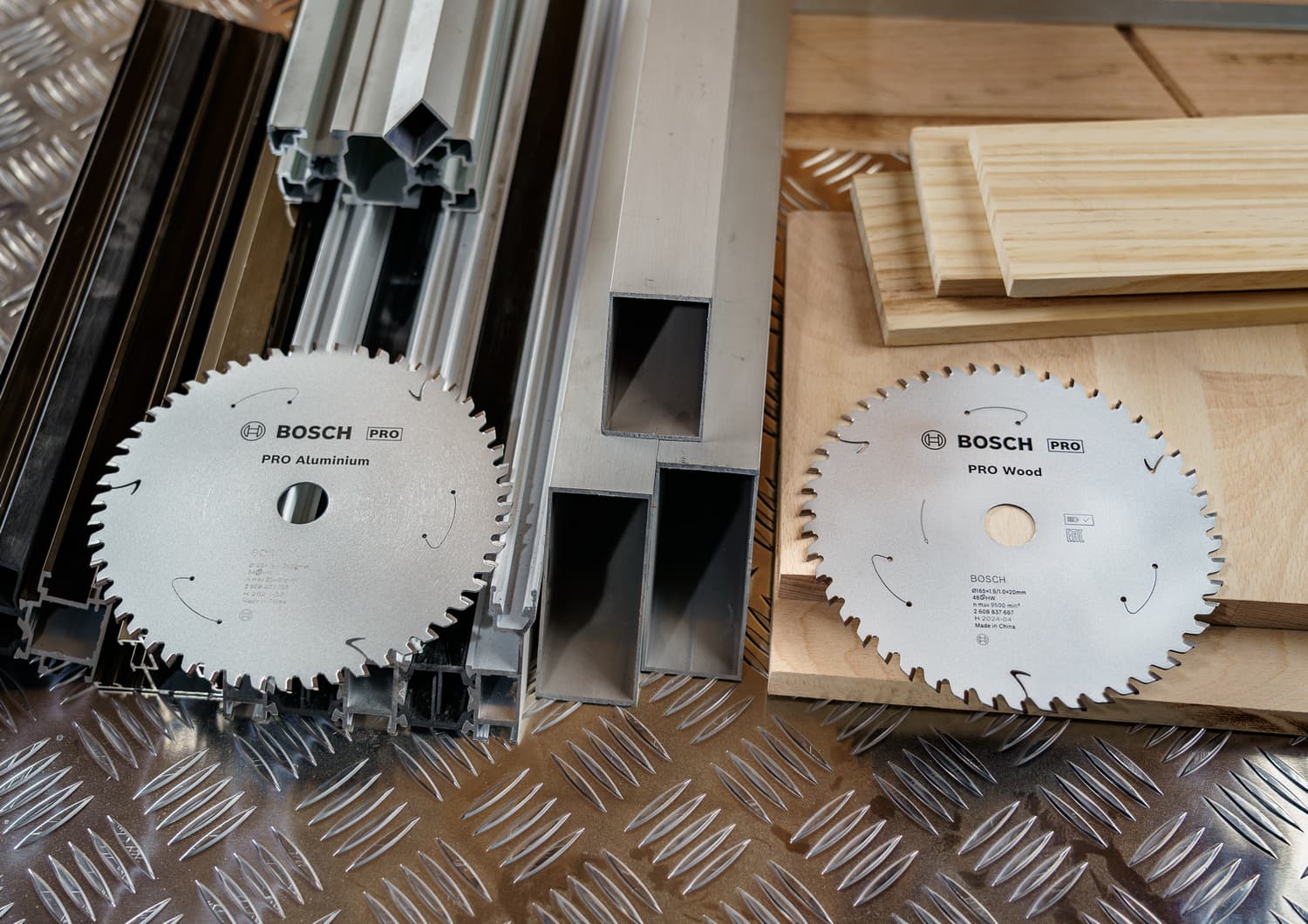 Cut wood, aluminium, and plastic materials efficiently